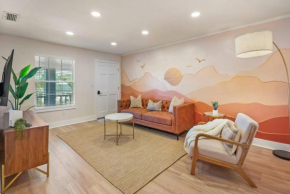 Fido Friendly Condo Sun and Fun Walk to DT Free Parking